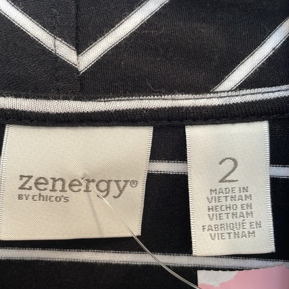 Chico’s Zenergy SZ 2 Black and White Stripe Flyway Cardigan SWEATER TOP EUC - Picture 8 of 10